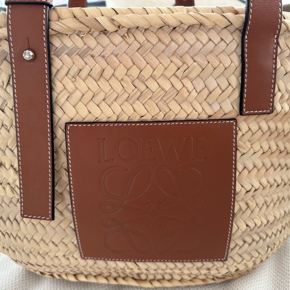 LOEWE Raffia Medium Basket Bag. - Picture 2 of 6